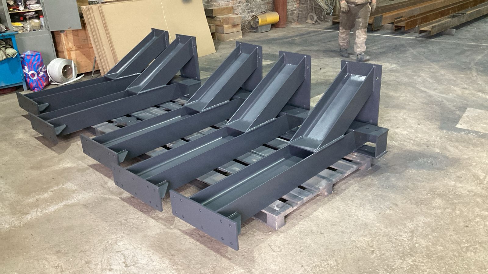 Металлические балки фото 2